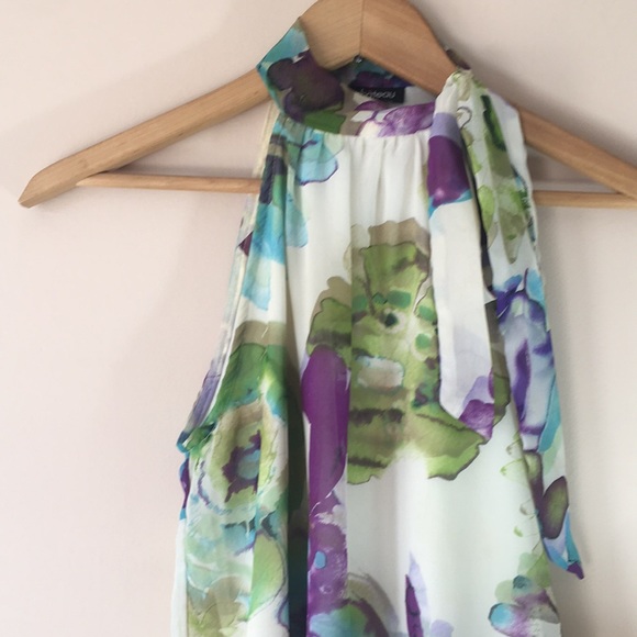 LE CHÂTEAU | Tie Neck floral blouse - Picture 2 of 8